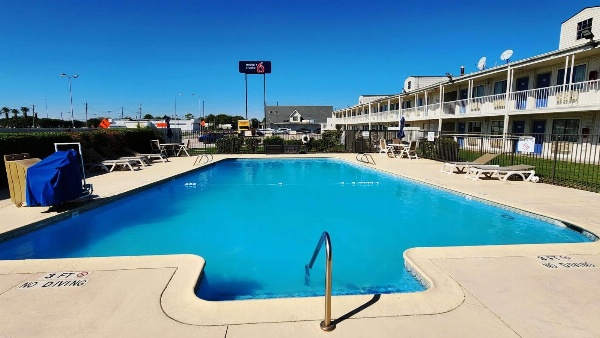 Motel 6-Webster, TX - Houston - Nasa Lake Main image