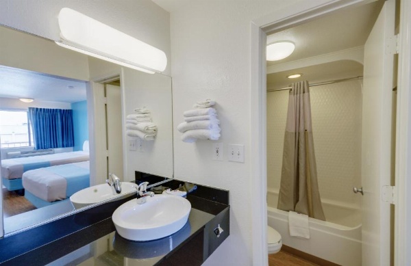 Motel 6-Webster, TX - Houston - Nasa Lake image 27