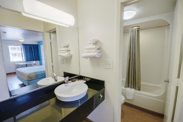 Motel 6-Webster, TX - Houston - Nasa Lake image 28